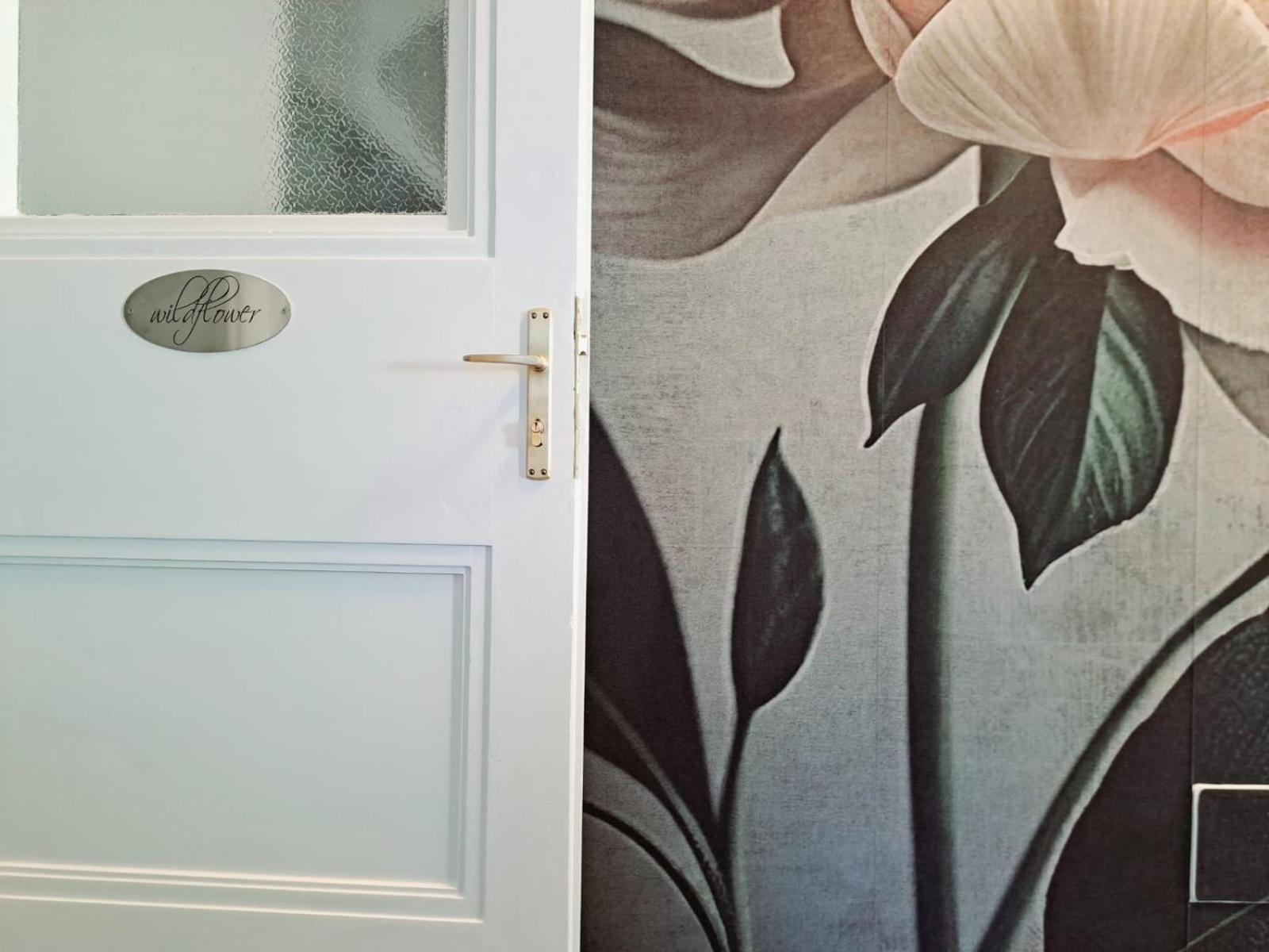 Apartment Wildflower In Privatvilla Im Herzen Merans Dış mekan fotoğraf