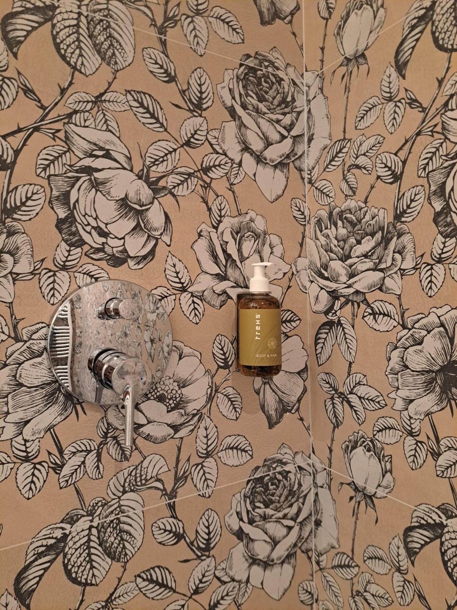 Apartment Wildflower In Privatvilla Im Herzen Merans Dış mekan fotoğraf