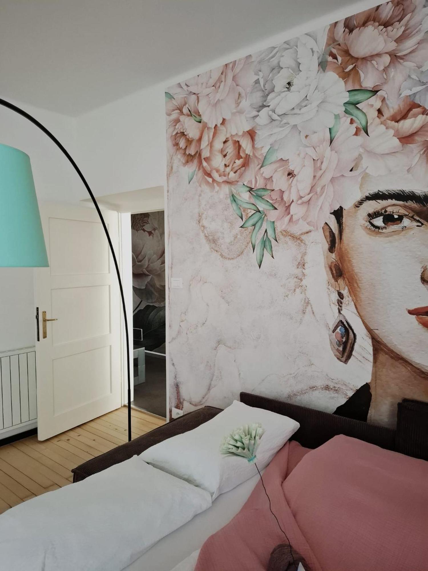 Apartment Wildflower In Privatvilla Im Herzen Merans Dış mekan fotoğraf