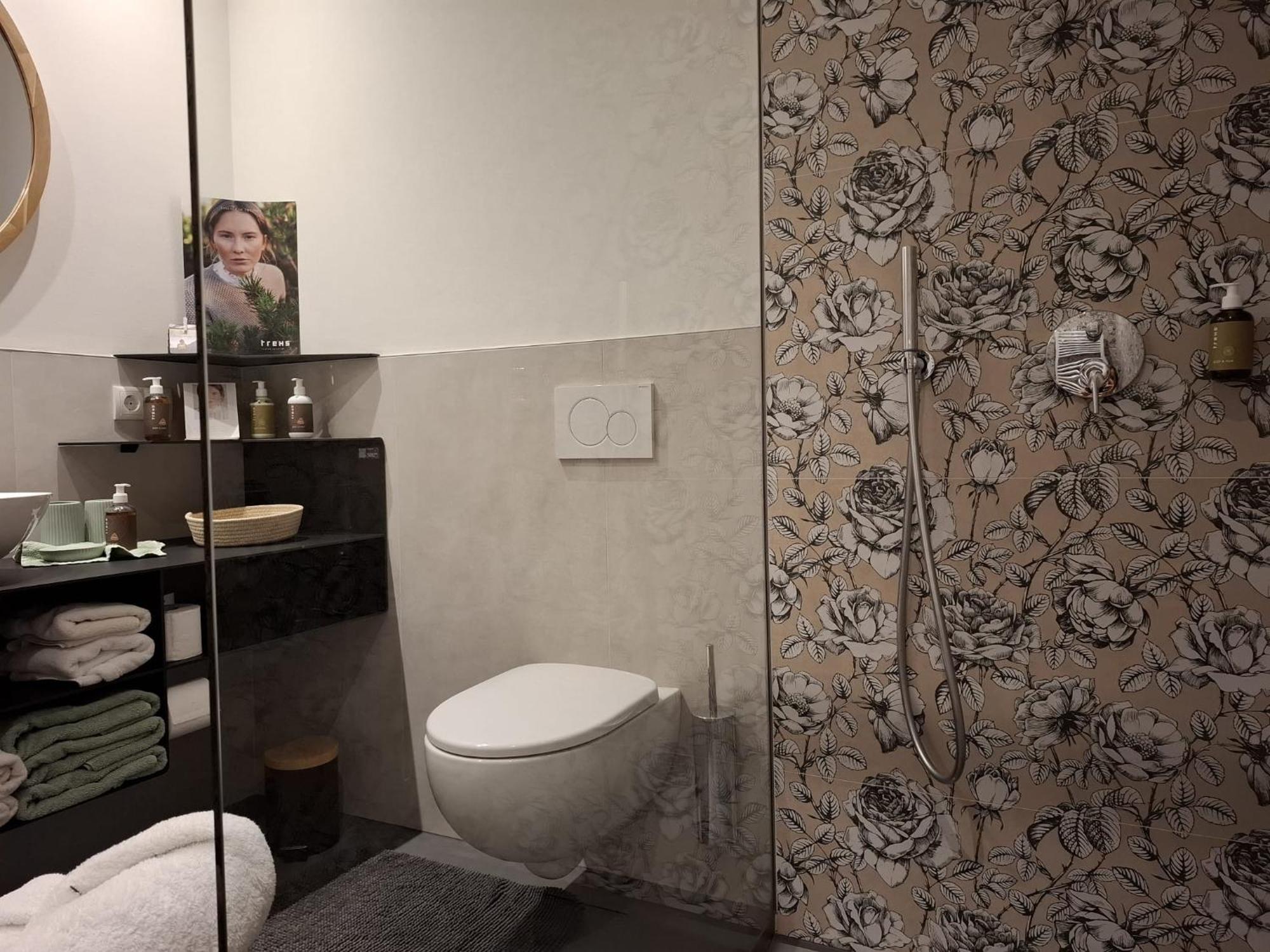 Apartment Wildflower In Privatvilla Im Herzen Merans Dış mekan fotoğraf